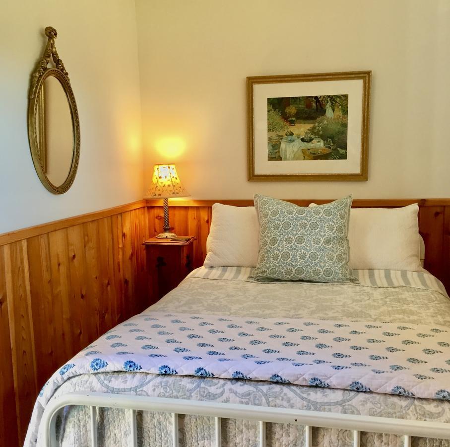 Bond Ranch Retreat Hotel King Hill Room photo