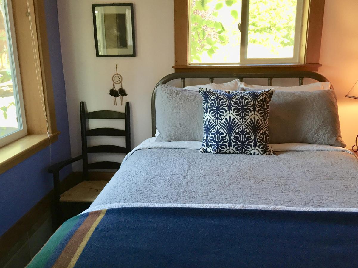 Bond Ranch Retreat Hotel King Hill Room photo